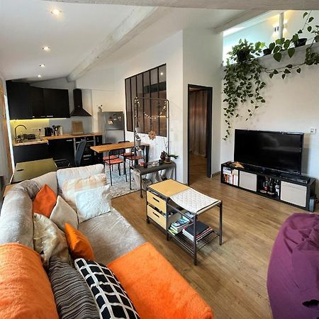 T2 De 40 M2 - Facile D'Acces, Lumineux Et Au Calme Lejlighed Saint-Genet-Lerpt Eksteriør billede