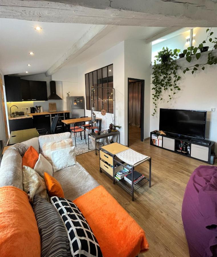 T2 De 40 M2 - Facile D'Acces, Lumineux Et Au Calme Lejlighed Saint-Genet-Lerpt Eksteriør billede