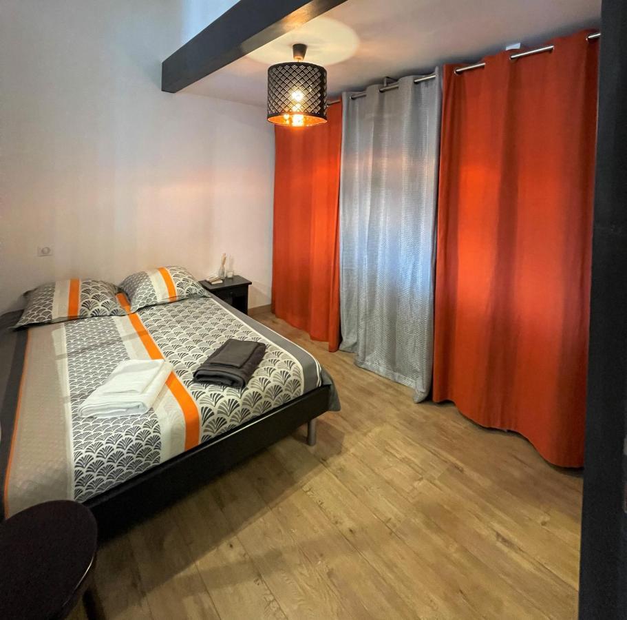 T2 De 40 M2 - Facile D'Acces, Lumineux Et Au Calme Lejlighed Saint-Genet-Lerpt Eksteriør billede
